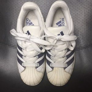 WHITE AND NAVY SHELLTOP ADIDAS- WOMENS size 8.5,
